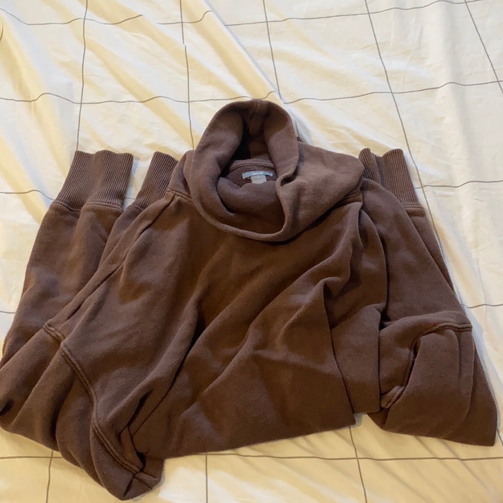 Aerie Turtle Neck sweater